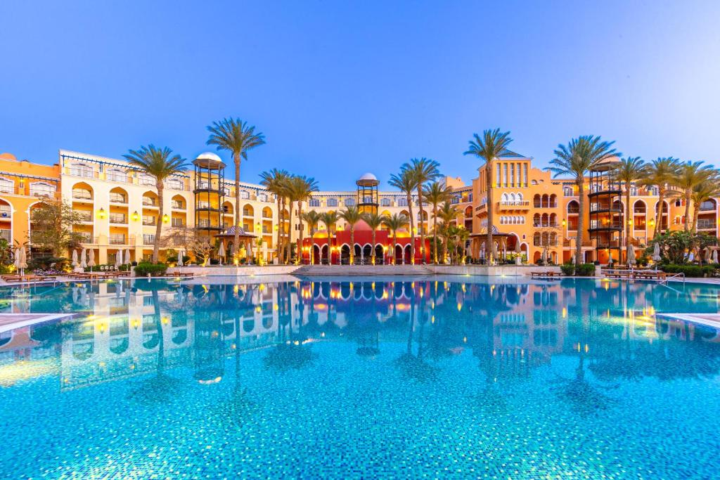 The Grand Resort ذا جراند هوتيل